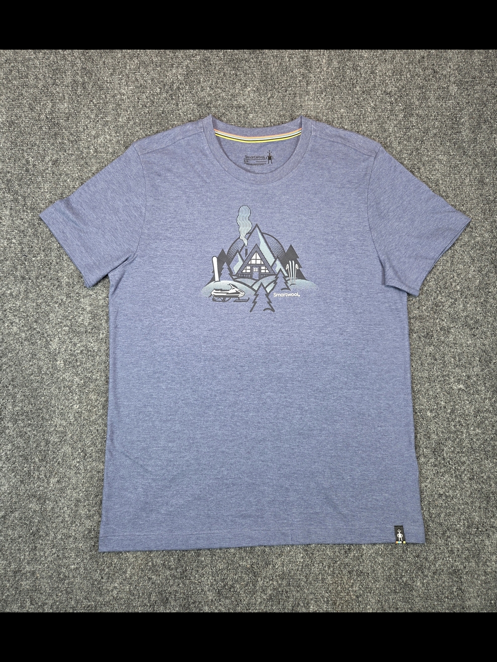 NEW Smartwool Men’s Heather Blue Short Sleeve Tee with Mountain Cabin Graphic